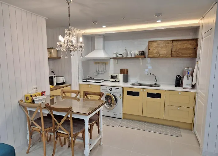 アパートホテル Irua Haeundae 3*