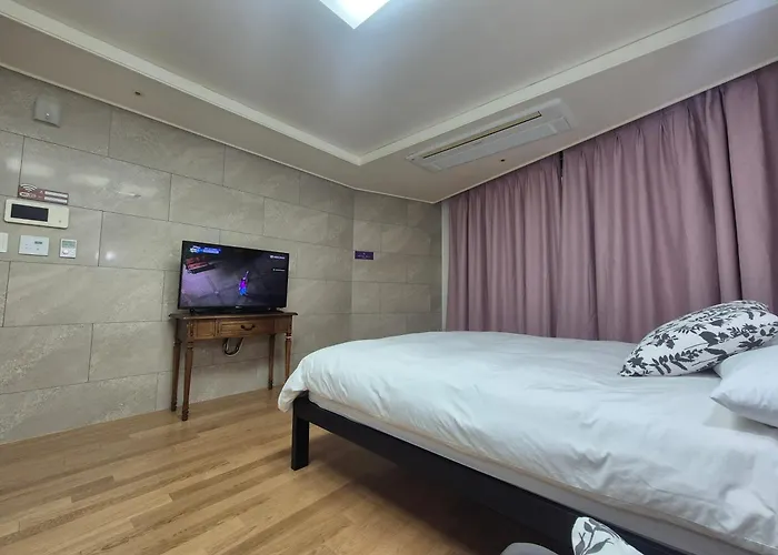 Irua Haeundae アパートホテル 3*